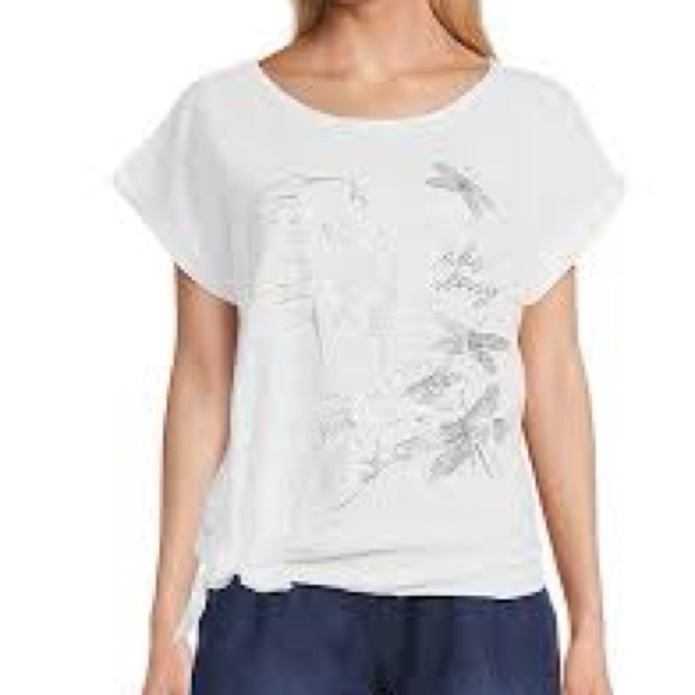 Femme Italia- Linen T-shirt w/silver flower. Cap sleeves. Casual pretty design.